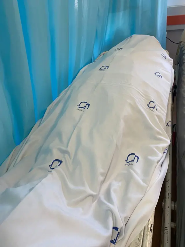 آخرین عکس مهسا (ژینا) امینی بعد از جان‌باختن در بیمارستان کسری - تهران ۲۵ شهریور۱۴۰۰