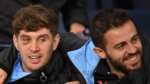 استونز و سیلوا در داخل و خارج زمین باهم دوست هستند