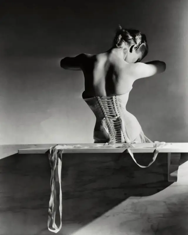 عکس مشهور هورست‌ پی. هورست از کرست من‌بوشه در سال ۱۹۳۹