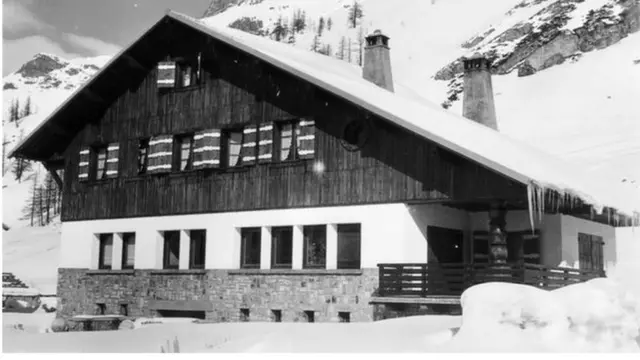 ڈاکٹر فریڈرک پیٹری کا مرکزی سڑک پر واقع گھر