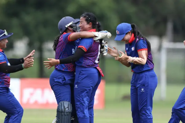 महिला क्रिकेट खेलाडी