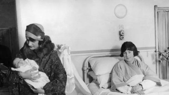 లండన్ లోని ఒక ఆసుపత్రిని సందర్శించిన సమయంలో