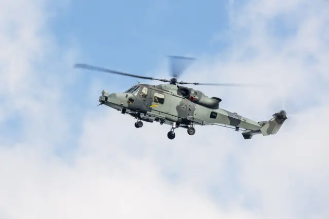 Diyaaradaha Helicopter-ka ee dagaalka waa kuwo hubaysan oo leh doorka ugu horreeya marka ay timaaddo weerarka dhanka cirka ah,