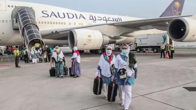 Praktisi industri umroh dan haji mengatakan komponen biaya penerbangan bisa ditekan. 