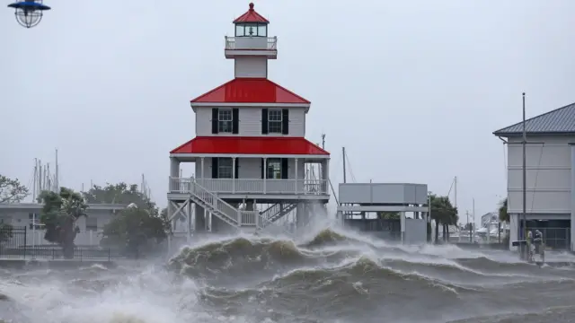 Waves on Lake Pontchartrain, Louisiana (29 August)