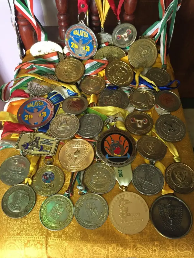 பதக்கங்கள்