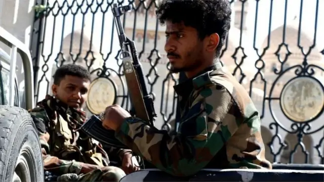 హూథీ తిరుగుబాటుదారుల దాడులు