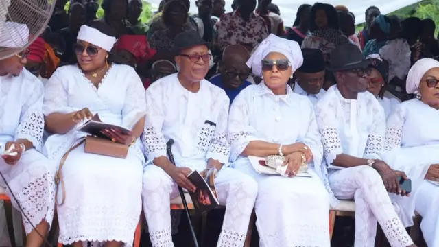Ọtụtụ ndị ezinaụlọ Alexx Ekubo 