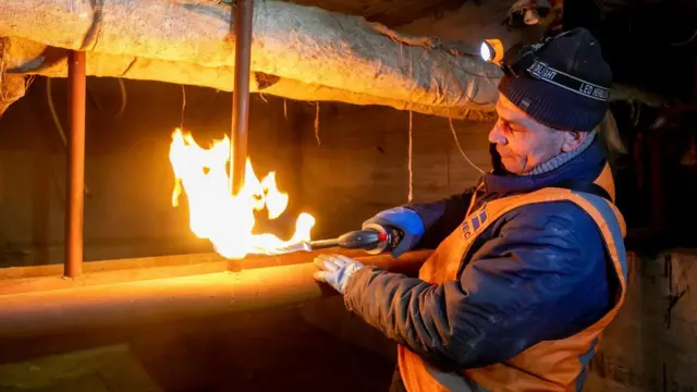 Залізничник за роботою