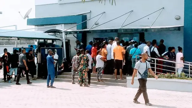 Ndị chọrọ ịdọrọ ego n'ATM