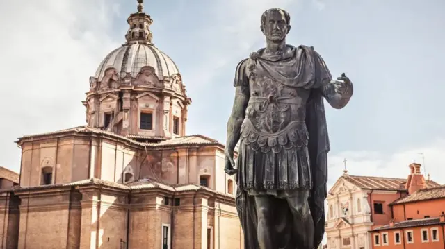 Julius Caesar, Boqorkii Room