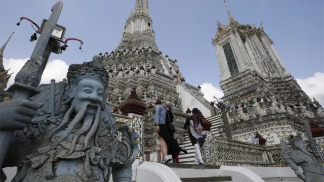 นักท่องเที่ยว