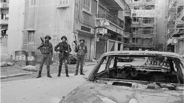 लेबनान के गृह युद्ध के दौरान पश्चिमी बेरुत में सीरियाई सैनिक