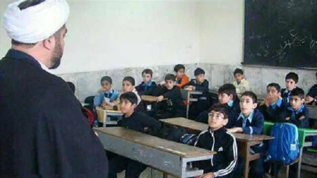 حضور طلبه ها در مدارس