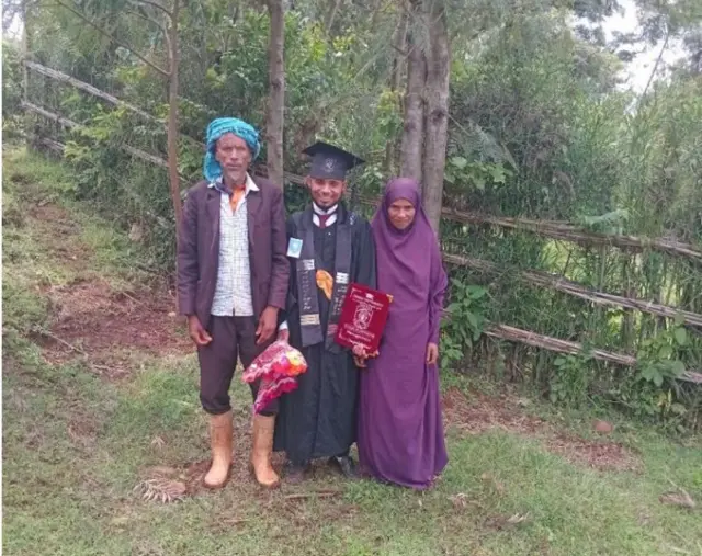 Misbaa Ridaa Abbaamoggaa maatiisaa waliin