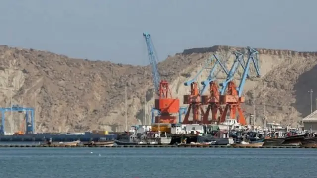 ګوادر د ایران پولې ته څېرمه ساحلي ښارګوټی دی.