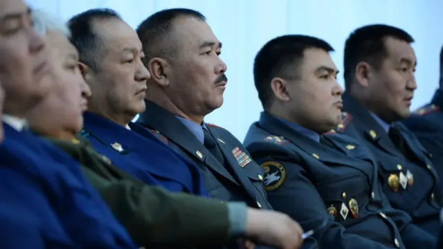 Президенттин айтымында, акыркы сурамжылоолорго ылайык Кыргызстандагы эң орчундуу маселе коррупция менен жумушсуздук