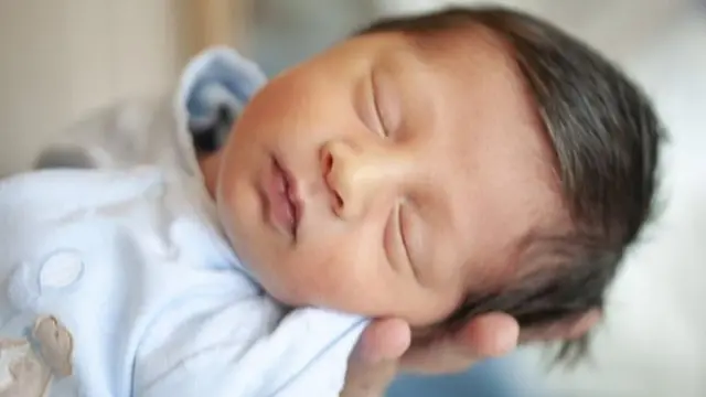 বিশ্ব জুড়েই জন্মহার কমতে শুরু করেছে।