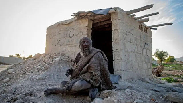 አሙ ሃጂ ውሃና ሳሙና ይፈራሉ 