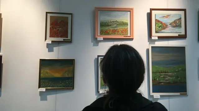 Izložba Bojama obojen svet