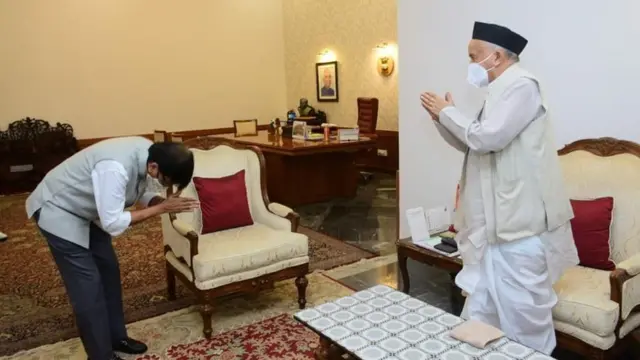 झुकेगा नही म्हणणारेही इथं बदलतात