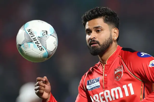 ஆர்சிபி, மும்பை ஆட்டத்துக்கு எதிர்பார்ப்பு ஏன்?