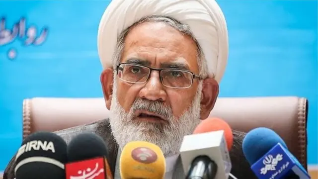 محمد جعفر منتظری، دادستان کل ایران می‌گوید کسی که هشت سال مدیریت عالی کشور را بر عهده داشته کلکسیونی از قانون‌گریزی است