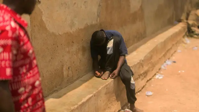 Aworan ọdọkunrin kan ni Tamale ti igbagbọ wa pe o ti lo oogun oloro tafrodol