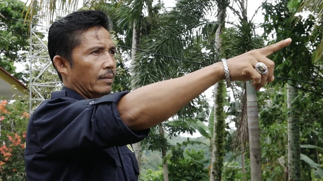 Suwarno mengandalkan pantauan dengan mata dan telinga selagi alat pemantau rusak.