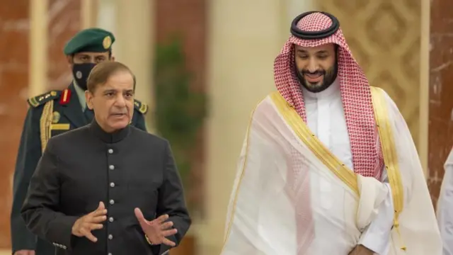 पाकिस्तान और सऊदी अरब के बीच पिछले साल रक्षा समझौता हुआ था (फ़ाइल फ़ोटो)