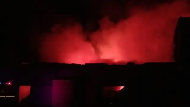 રાજકોટના શાપરમાં ગોડાઉનમાં આગની તસવીર