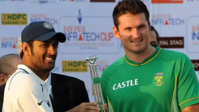 धोनी, स्मिथ