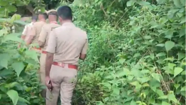 పోలీసులు 