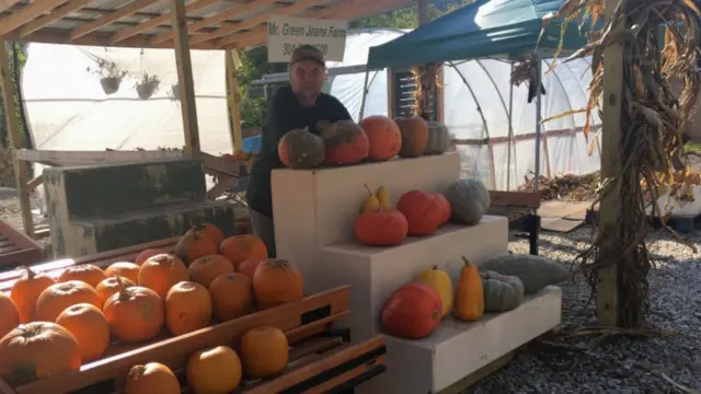 矿工大卫失业后现在成为了全职的农夫