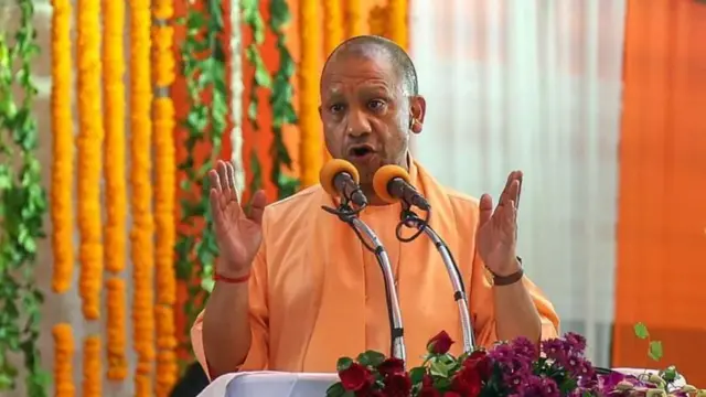 उत्तर प्रदेशचे मुख्यमंत्री योगी आदित्यनाथ यांनी दोषींना लवकरात लवकर शोधून काढण्याचे निर्देश दिले आहेत.