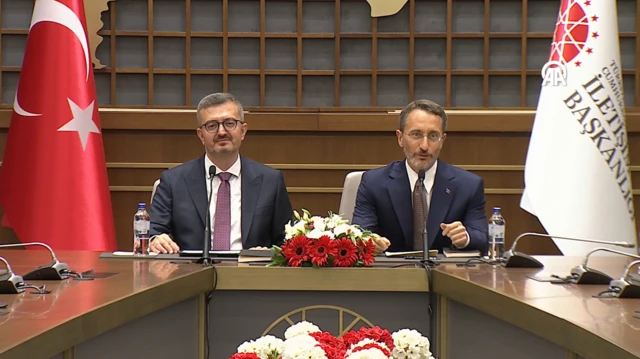 Burhanettin Duran ve Fahrettin Altun devir teslim töreninde