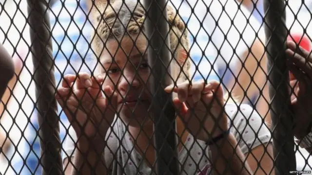 ग्वाटेमाला सीमेवर असलेले होंडुरासचे नागरिक