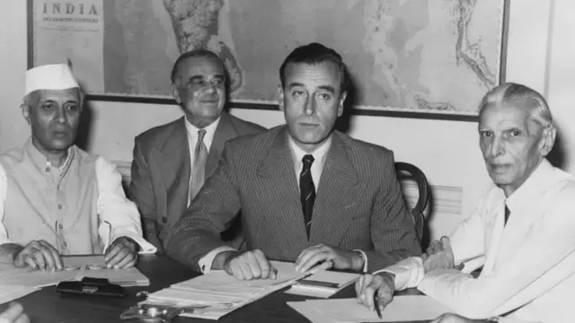 लॉर्ड माउंटबेटन के साथ जवाहर लाल नेहरू, मोहम्मद अली जिन्ना