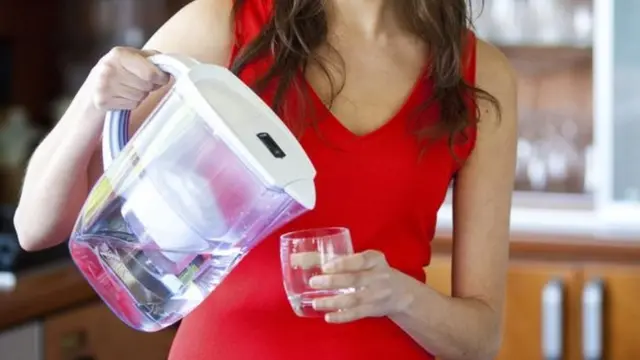 تناول الماء