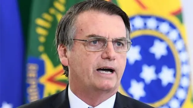 Jair Bolsonaro discursa em evento