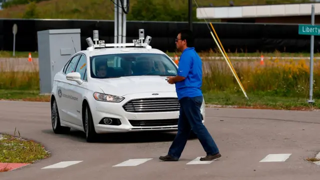 Carro autônomo sendo testado