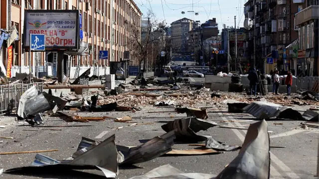 Так само, як і багато українських міст, руйнувань зазнала і значна частина української економіки