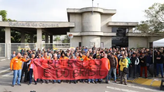 Petroleirosestrela bet minesfrente a refinaria no Rioestrela bet minesJaneiro