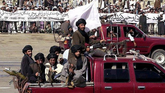 Combatentes do Taliban em 2001