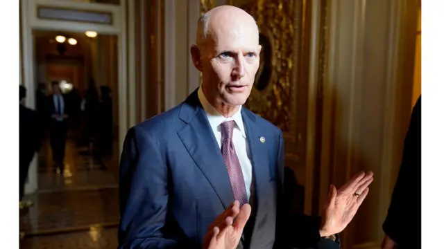 Senador Rick Scott (Republicano da Flórida) conversa com repórteres durante o processo7games baixar juegosimpeachment do presidente americano Donald Trump