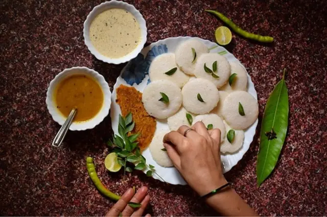 ایدلی صبحانه‌ای سبک و مناسب معده تلقی می‌شود