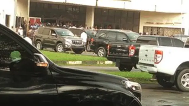 Front of Akwa Ibom State House of Assembly on Tuesday wen di govnor land