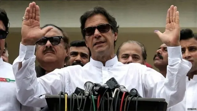 पीएम इमरान ख़ान