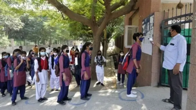 ગુજરાતમાં શાળાના વર્ગો શરૂ થશે