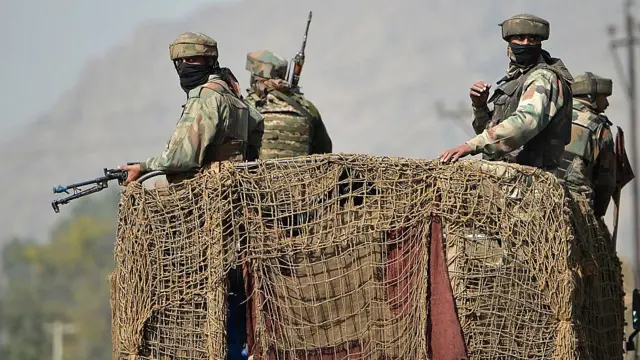 کشمیر میں انڈین فوج